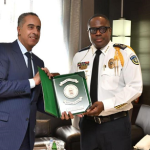 Maroc : Abdellatif Hammouchi reçoit l’Inspecteur général de la Police de la République du Libéria