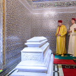 SM le Roi, Amir Al-Mouminine, préside une veillée religieuse en commémoration du 28e anniversaire de la disparition de Feu SM le Roi Hassan II